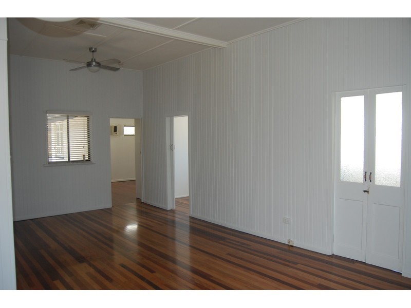 27 Wood Street, Mundingburra QLD 4812