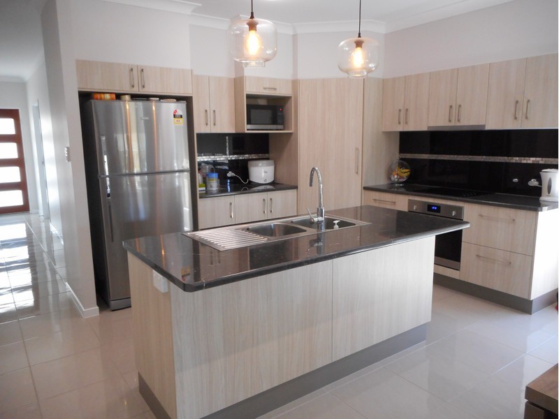 60 Poinsettia Drive, Bohle Plains QLD 4817