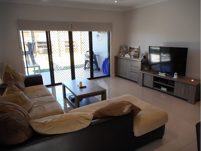 60 Poinsettia Drive, Bohle Plains QLD 4817