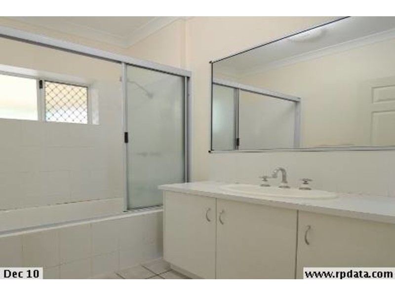 6 chiquita Avenue, Rasmussen QLD 4815