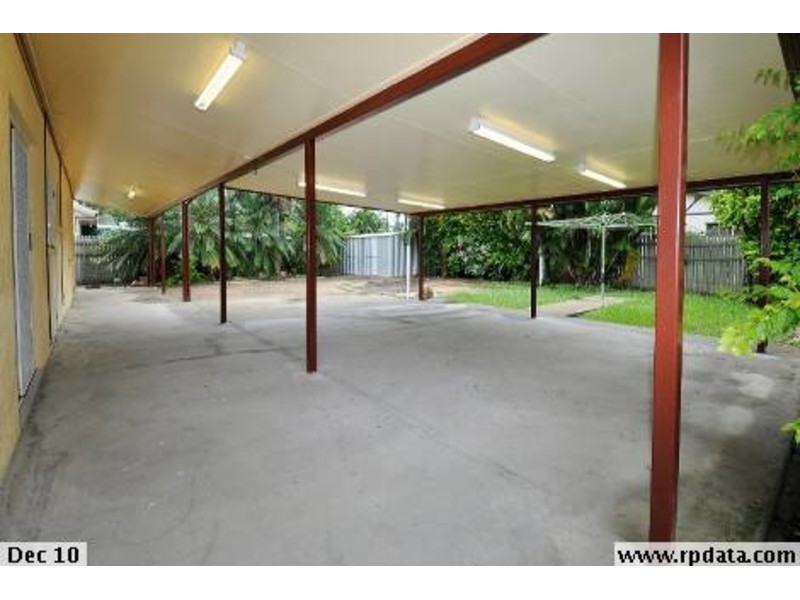 6 chiquita Avenue, Rasmussen QLD 4815