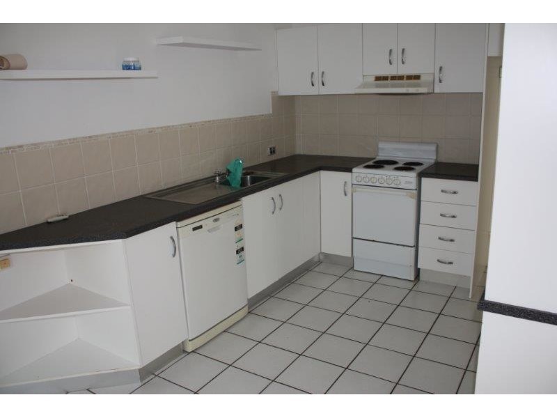 9/6 Hale Street, Townsville City QLD 4810