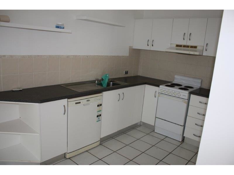 9/6 Hale Street, Townsville City QLD 4810