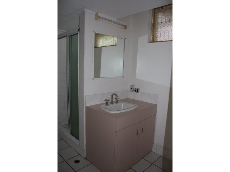 9/6 Hale Street, Townsville City QLD 4810