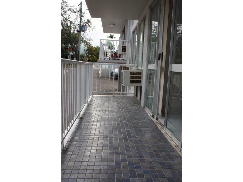 9/6 Hale Street, Townsville City QLD 4810