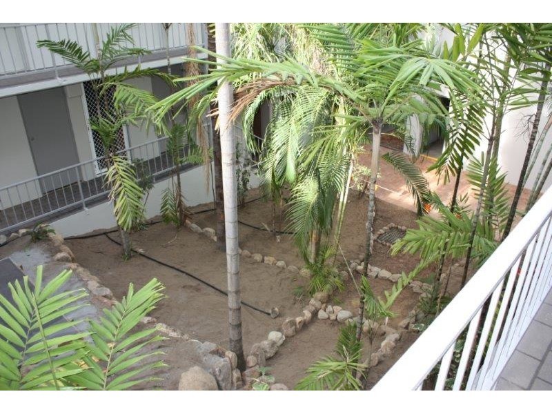 9/6 Hale Street, Townsville City QLD 4810