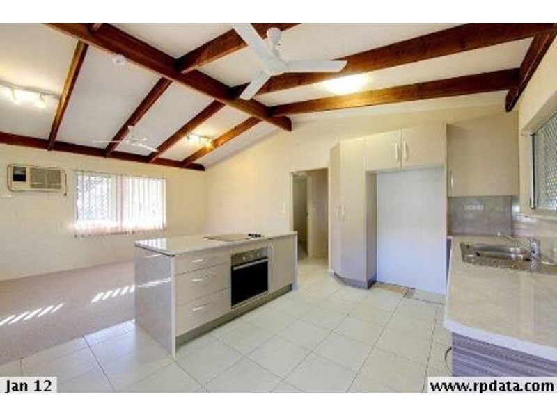 2 Rebecca Court, Rasmussen QLD 4815