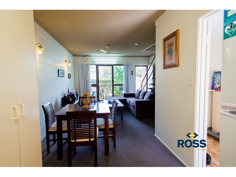 1/25 Roberts Street, Hermit Park QLD 4812