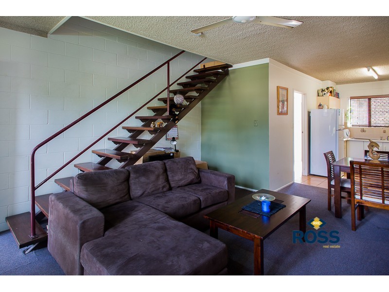 1/25 Roberts Street, Hermit Park QLD 4812