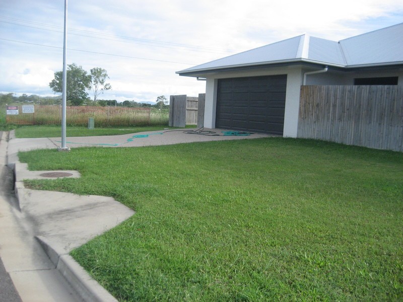 26 Stephanie Street, Rasmussen QLD 4815