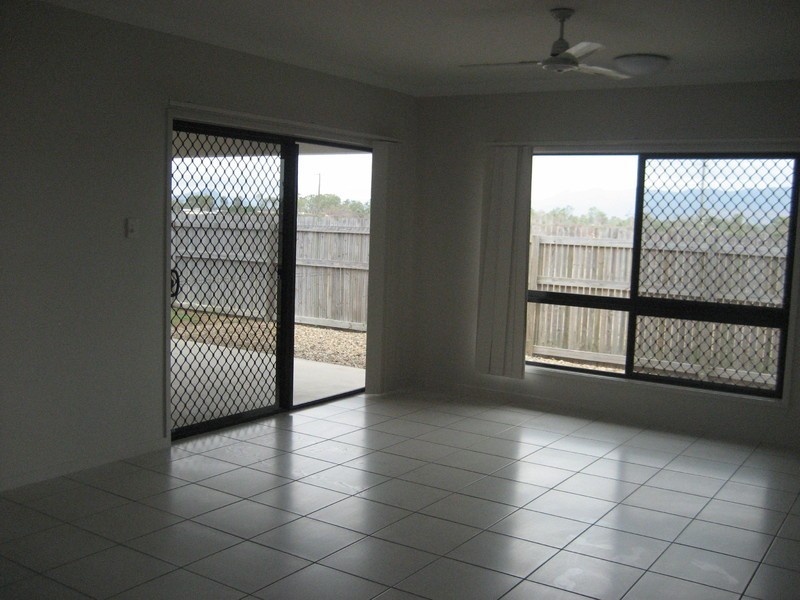 26 Stephanie Street, Rasmussen QLD 4815