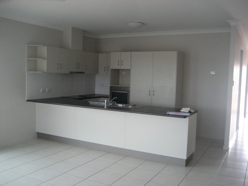 26 Stephanie Street, Rasmussen QLD 4815