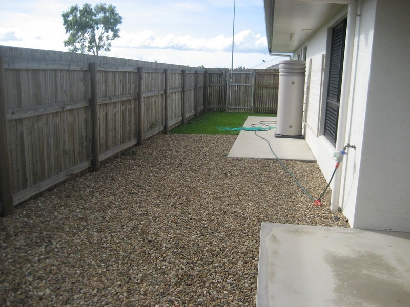 26 Stephanie Street, Rasmussen QLD 4815