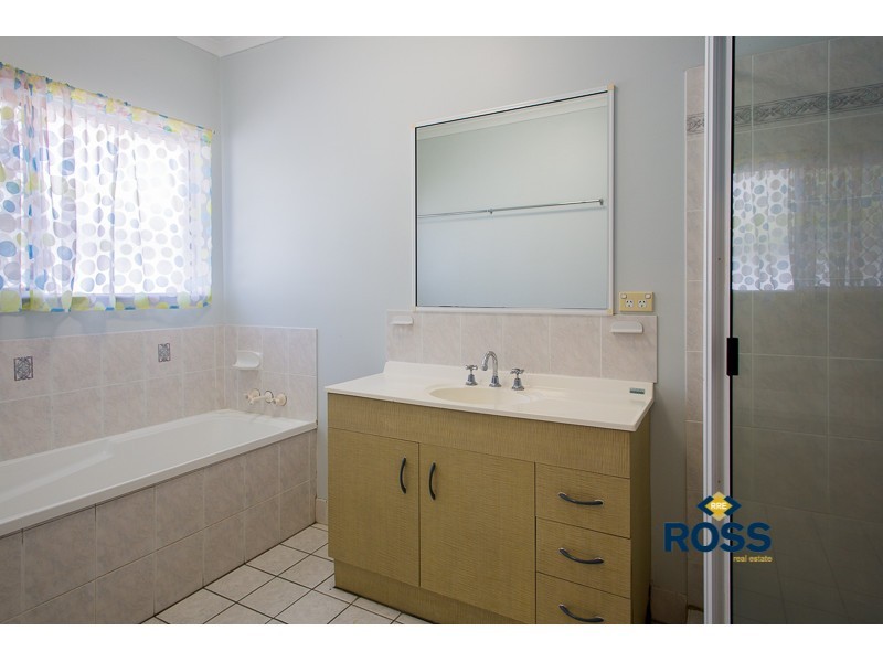 10 Milgate Crescent, Kirwan QLD 4817