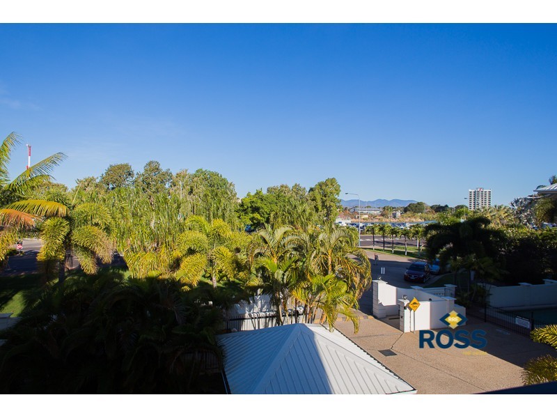 25/18-30 Sir Leslie Thiess Drive, Townsville City QLD 4810