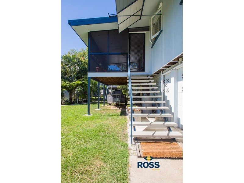 9 Carlisle Street, Cranbrook QLD 4814