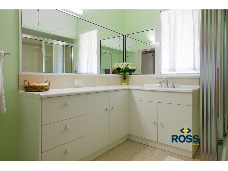 9 Carlisle Street, Cranbrook QLD 4814