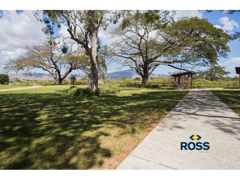 15 Crake Circuit, Oonoonba QLD 4811