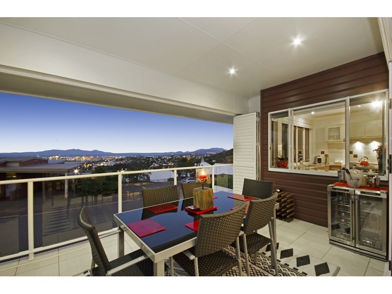 14 Stirling Drive, Castle Hill QLD 4810