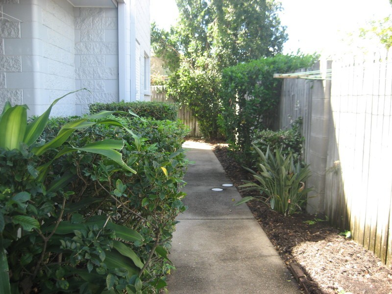 2/34 Park Lane, Hyde Park QLD 4812