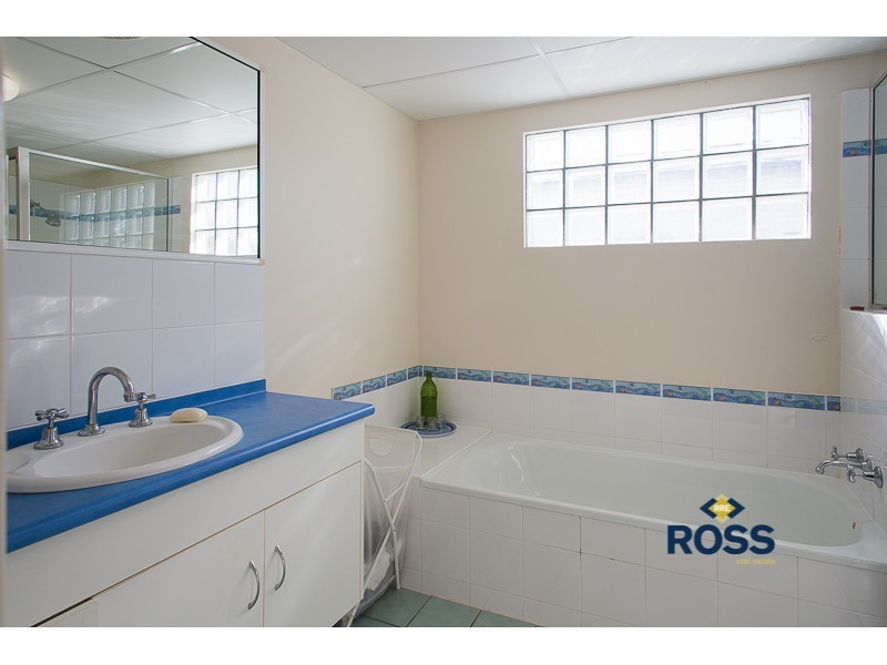 4/130 Eyre Street, North Ward QLD 4810