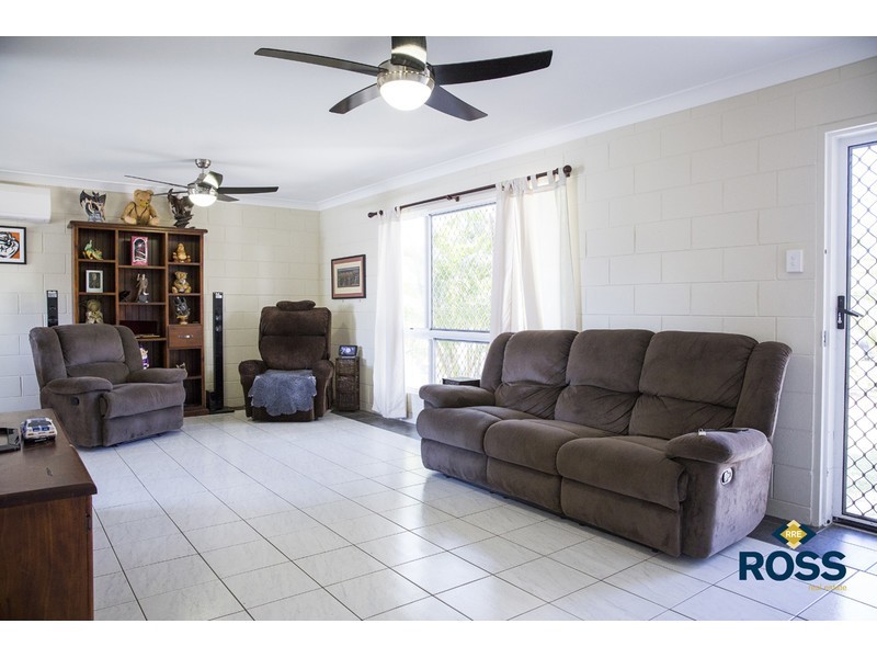 25 Amber Avenue, Rasmussen QLD 4815