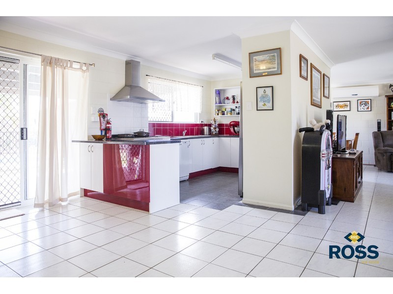 25 Amber Avenue, Rasmussen QLD 4815