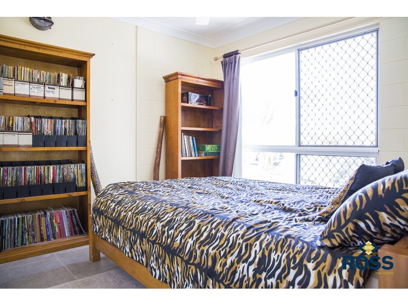 25 Amber Avenue, Rasmussen QLD 4815