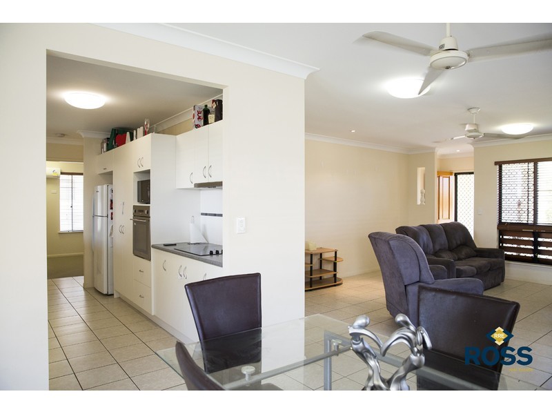 10 Johnlan Avenue, Bohle Plains QLD 4817