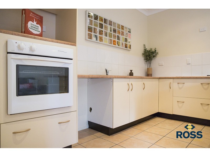 12 Young Circuit, Kirwan QLD 4817