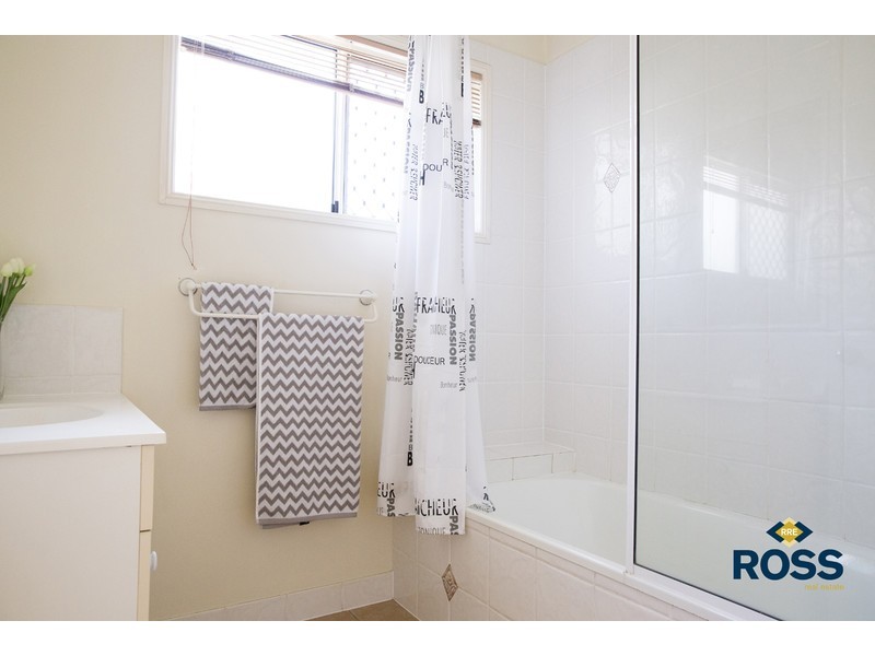 12 Young Circuit, Kirwan QLD 4817