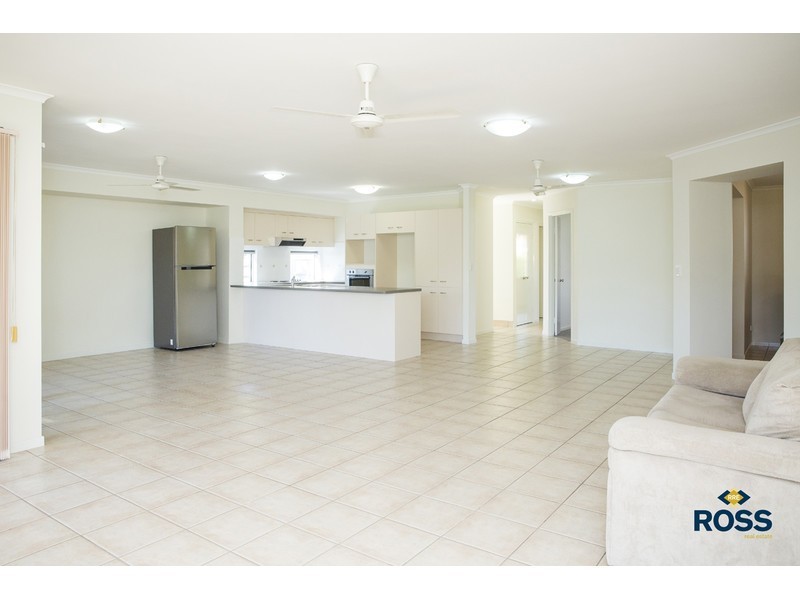 2 Blue Lake Court, Kirwan QLD 4817