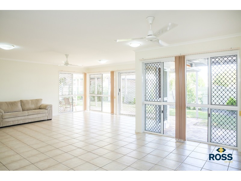 2 Blue Lake Court, Kirwan QLD 4817