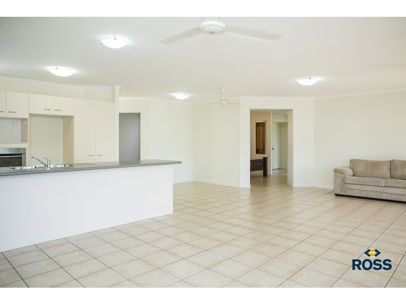 2 Blue Lake Court, Kirwan QLD 4817