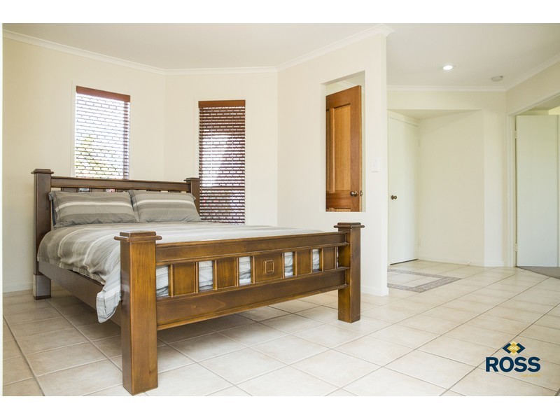 2 Blue Lake Court, Kirwan QLD 4817