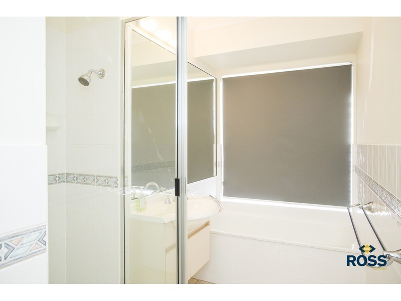 2 Blue Lake Court, Kirwan QLD 4817