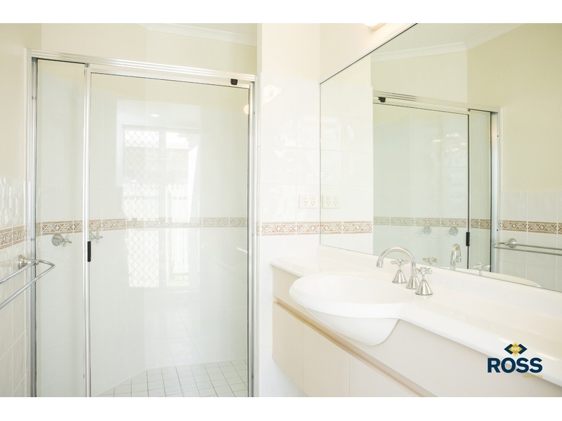 2 Blue Lake Court, Kirwan QLD 4817