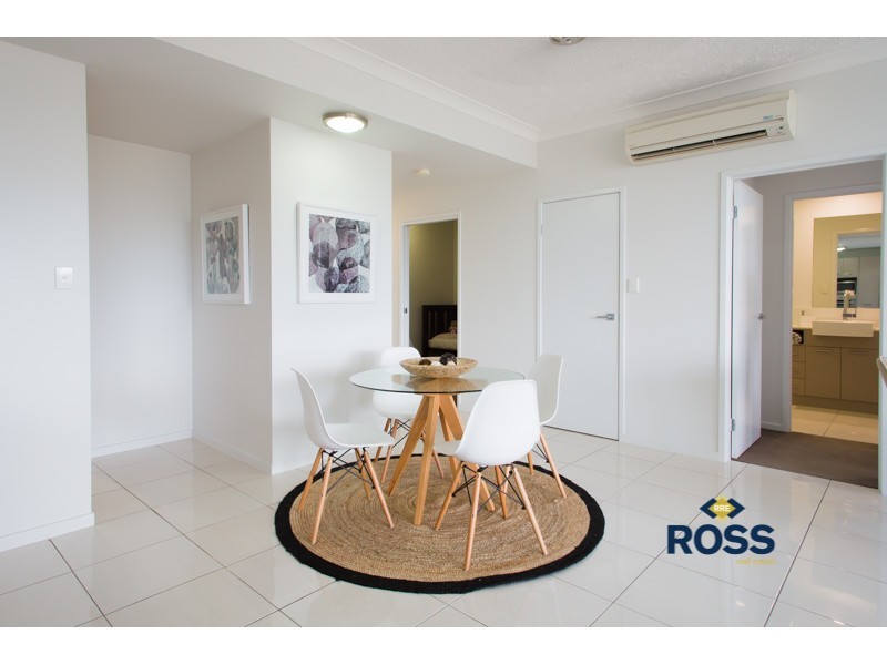 4/28 Landsborough Street, North Ward QLD 4810