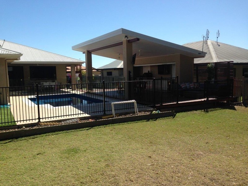 10 Minaret Way, Mount Louisa QLD 4814