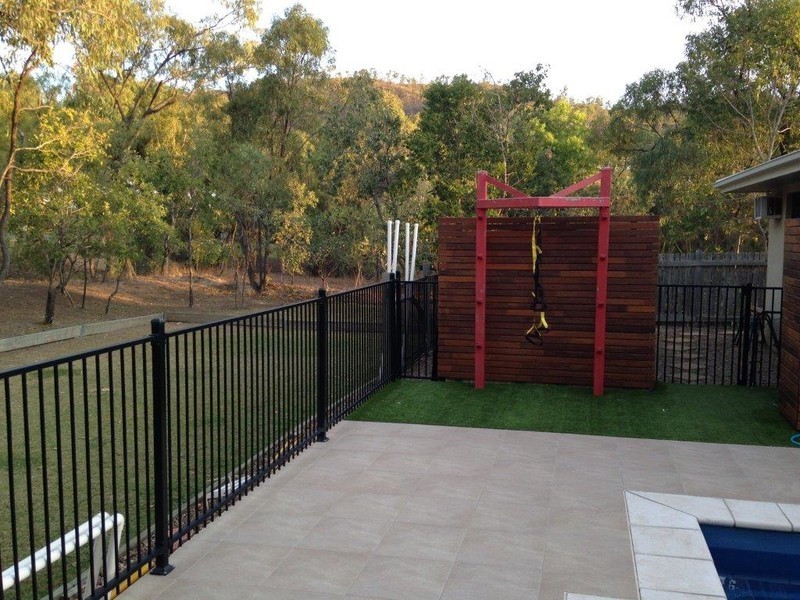 10 Minaret Way, Mount Louisa QLD 4814