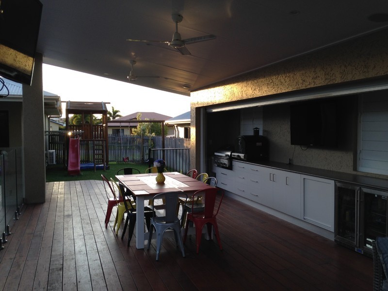 10 Minaret Way, Mount Louisa QLD 4814