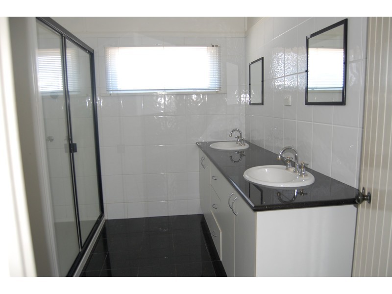 24 Ninth Avenue, Railway Estate QLD 4810