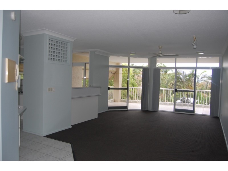 3/377 Stanley Street West, North Ward QLD 4810