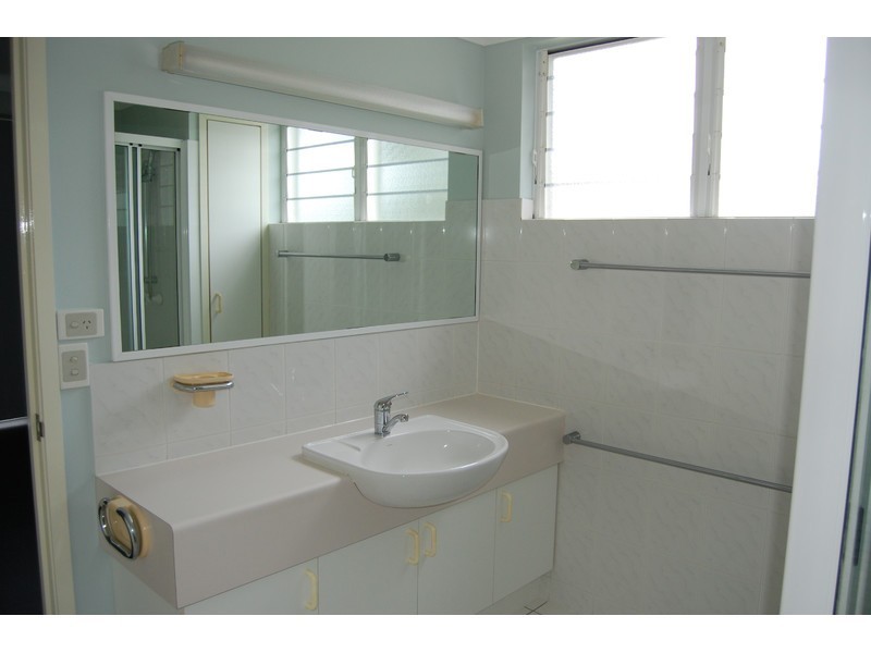 3/377 Stanley Street West, North Ward QLD 4810