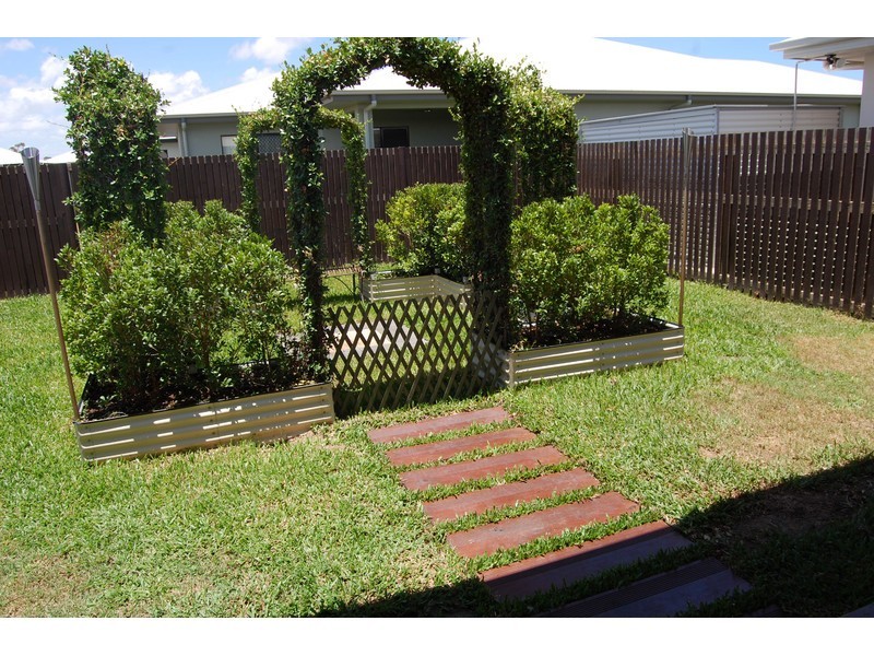 11 Emperor Boulevard, Burdell QLD 4818