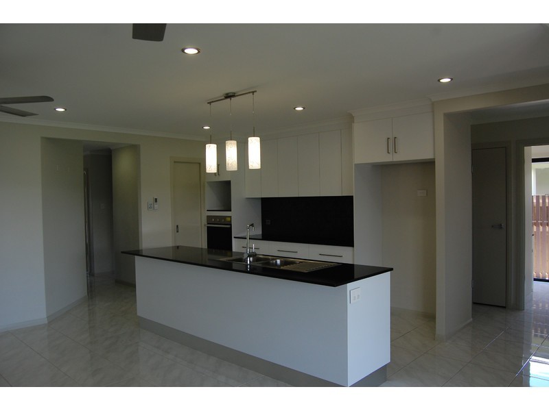 11 Emperor Boulevard, Burdell QLD 4818