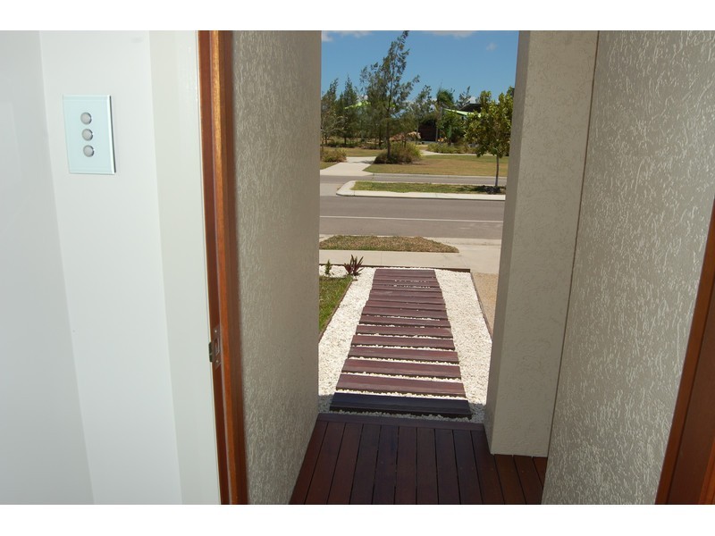 11 Emperor Boulevard, Burdell QLD 4818