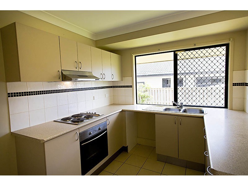 8 Woodwark Drive, Bushland Beach QLD 4818