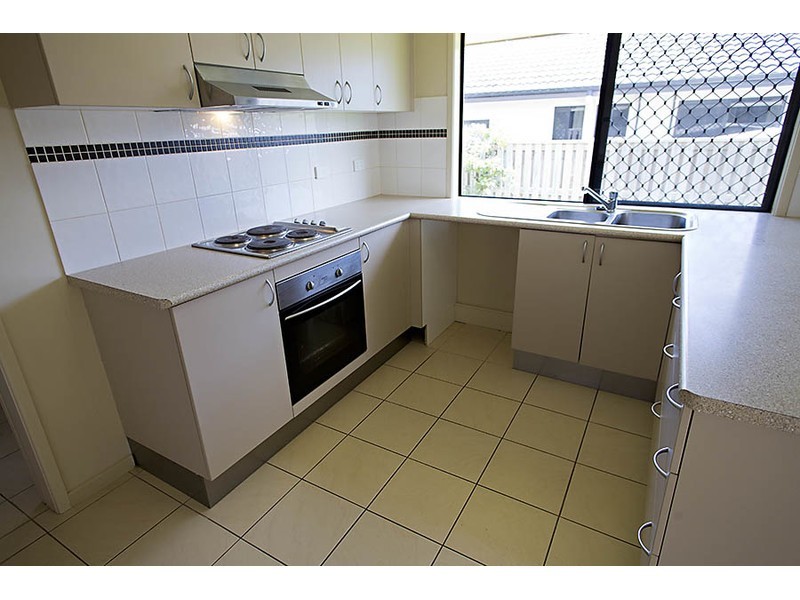 8 Woodwark Drive, Bushland Beach QLD 4818