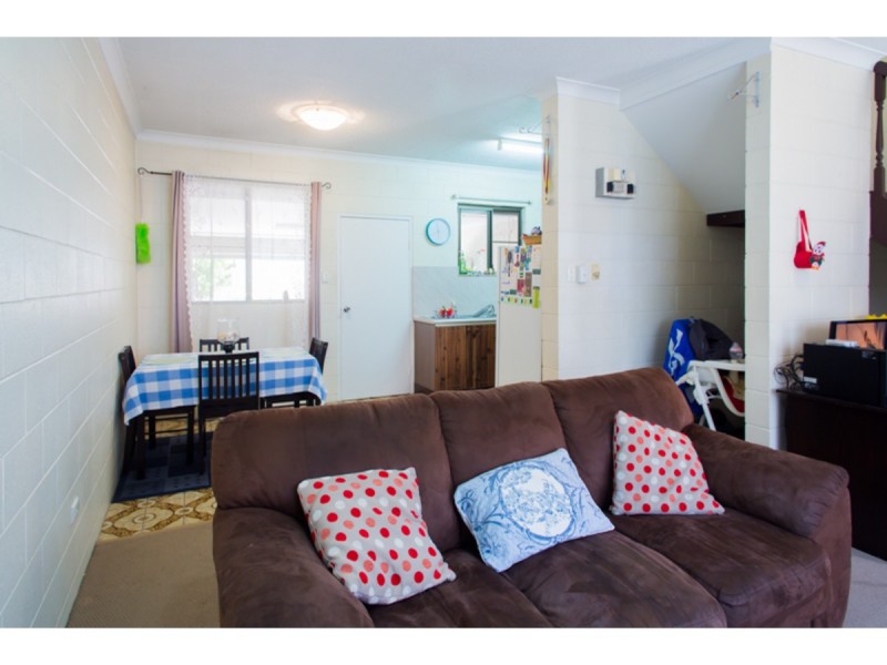 2/16 Cowley Street, West End QLD 4810